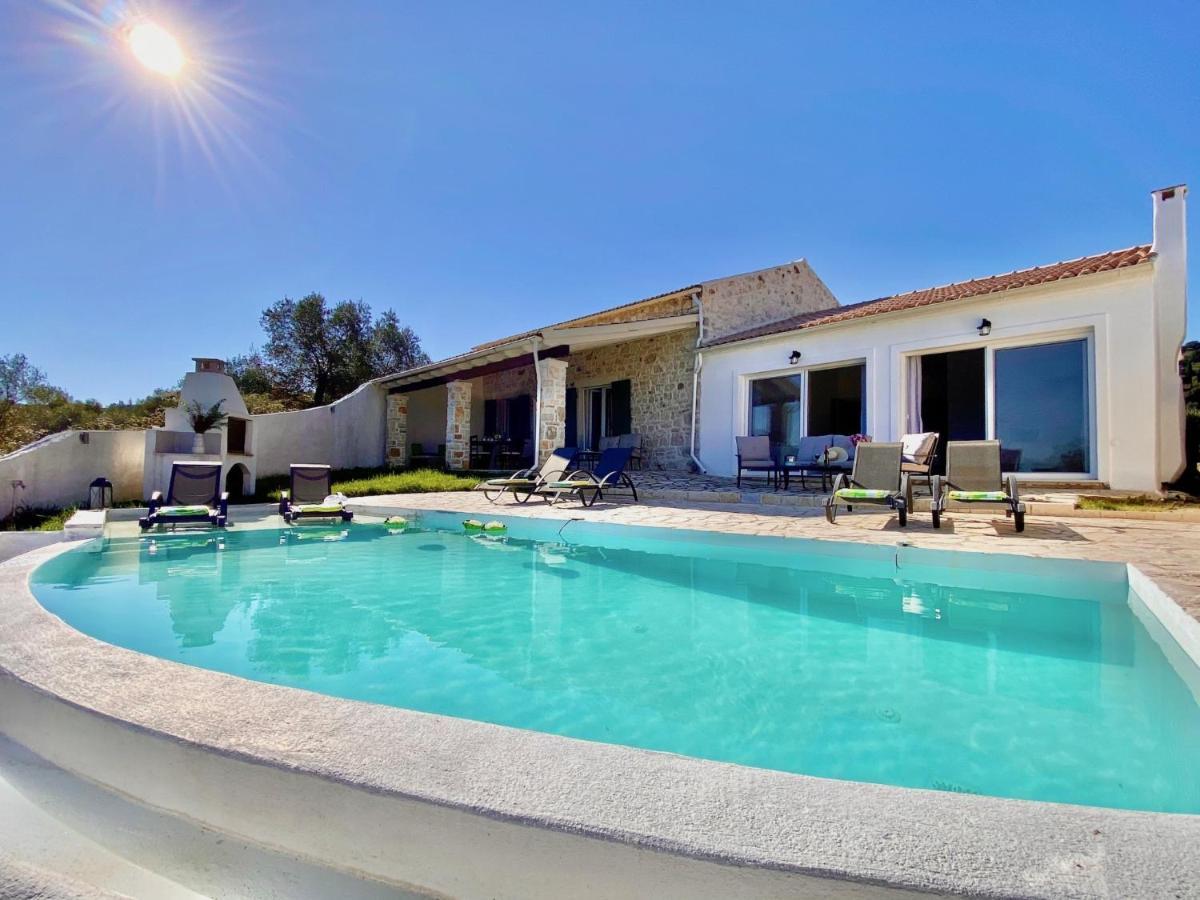 Villa Luxury Artemisia With Private Pool Karyotikon