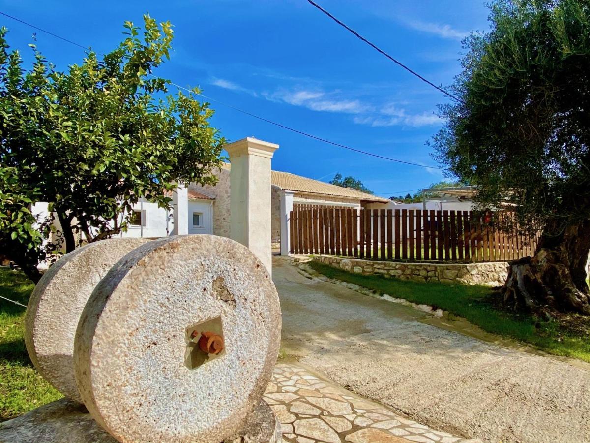 Luxury Artemisia With Private Pool